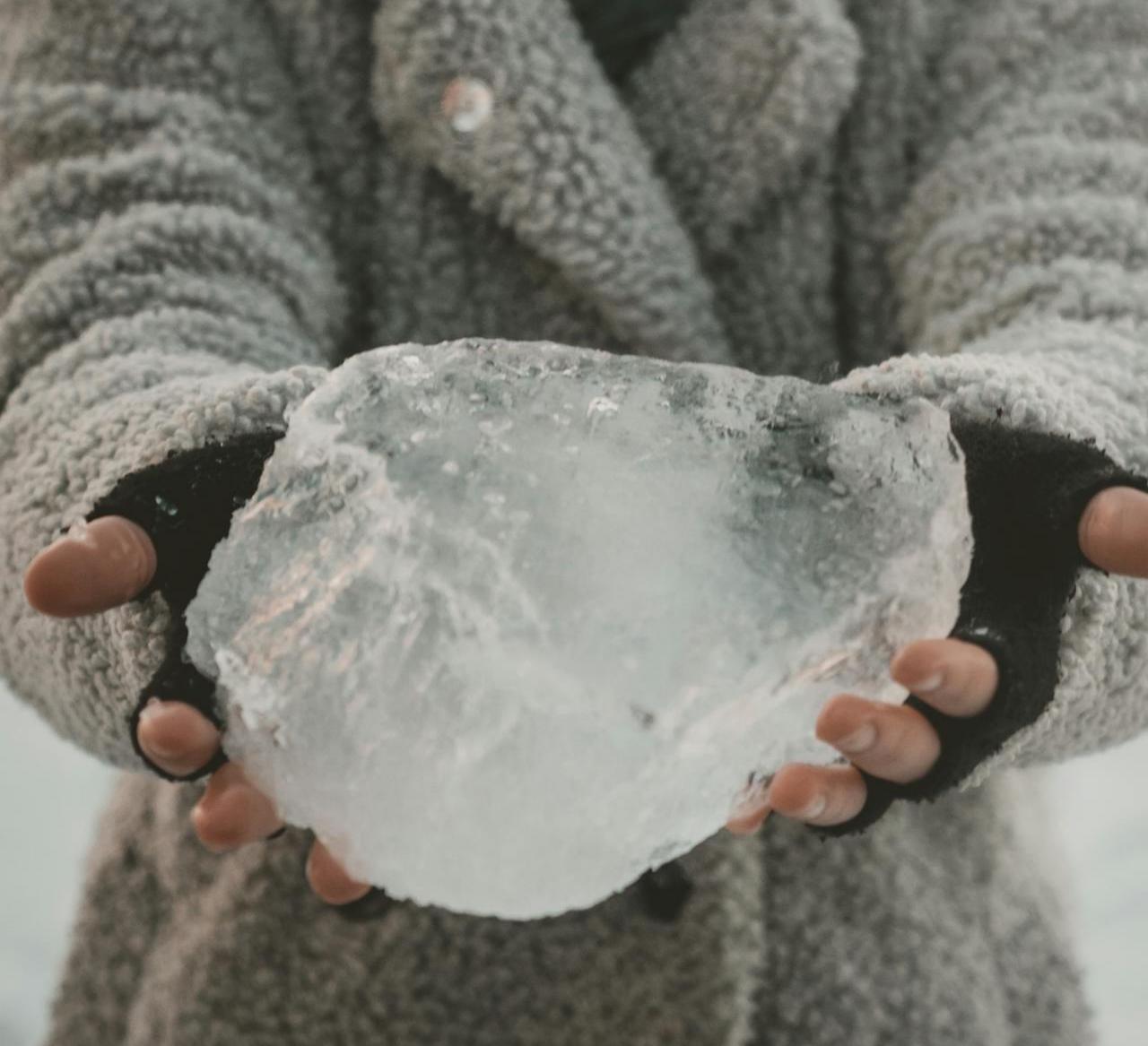 冬天摸冰塊為啥會粘手？深圳蔬菜配送公司為您科普