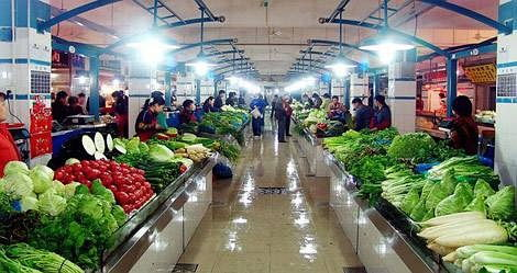 東莞食材配送中心談?wù)劊捍汗?jié)期間蔬菜價格波動大不大？